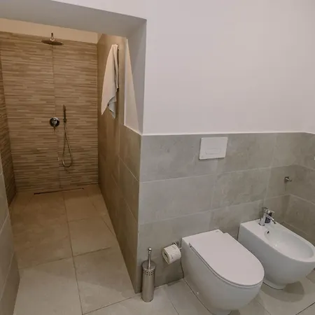 La Maison De Tante Rosa * Siraküza